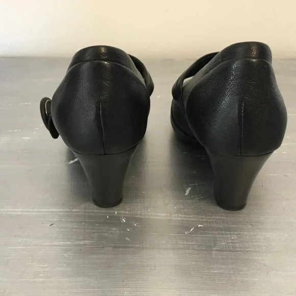 Clarks Bendable Black leather rounded toe Mary-Jane heels Pump Sz 7 M - Picture 6 of 8
